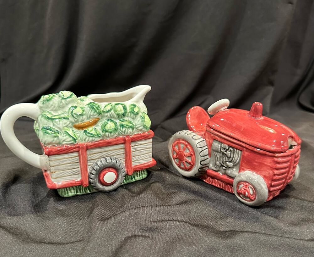 Vintage Creamer & Sugar Tractor Farm Theme Cracker Barrel 1998 3 Pc Set
